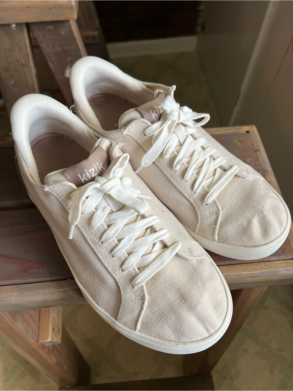 Kizik Women’s Irvine Whitecap Grey Sneakers size 10 shoes